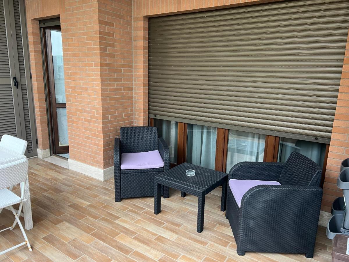 Charme & Relax - Fiera Di Roma - Fiumicino Airport Apartment Ponte Galeria Bagian luar foto